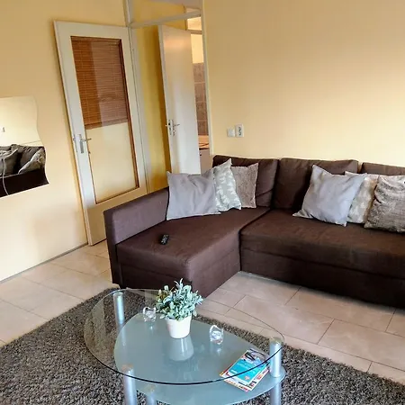 Arena Deluxe Apartment Διαμέρισμα *