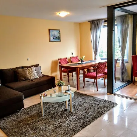 Arena Deluxe Apartment *
